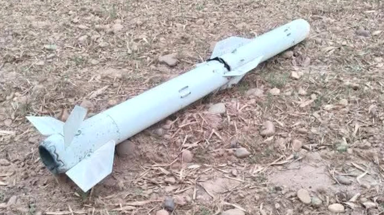 Indien fångar kinesiska PL-15-missilen som avskjutits ...