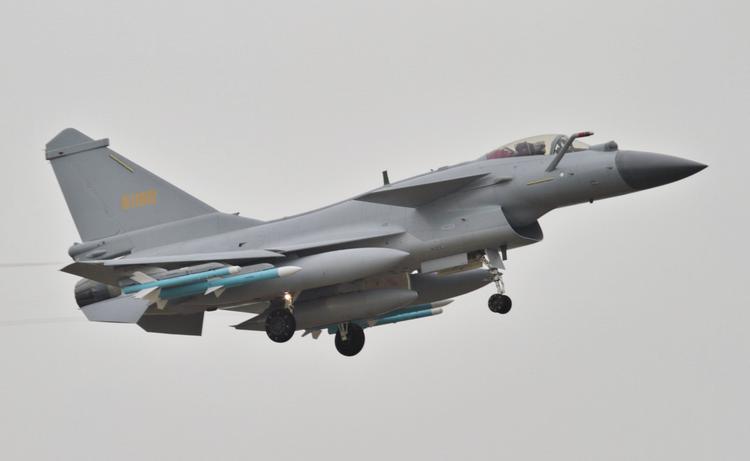 Kina erbjuder Colombia två dussin J-10 ...